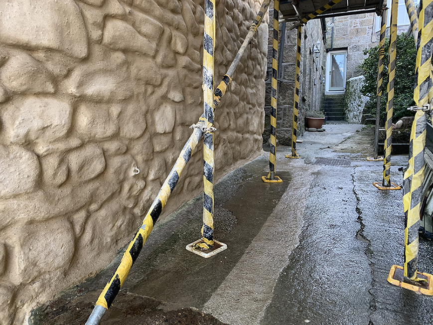 Traditional lime bag rub project at a property in Mousehole